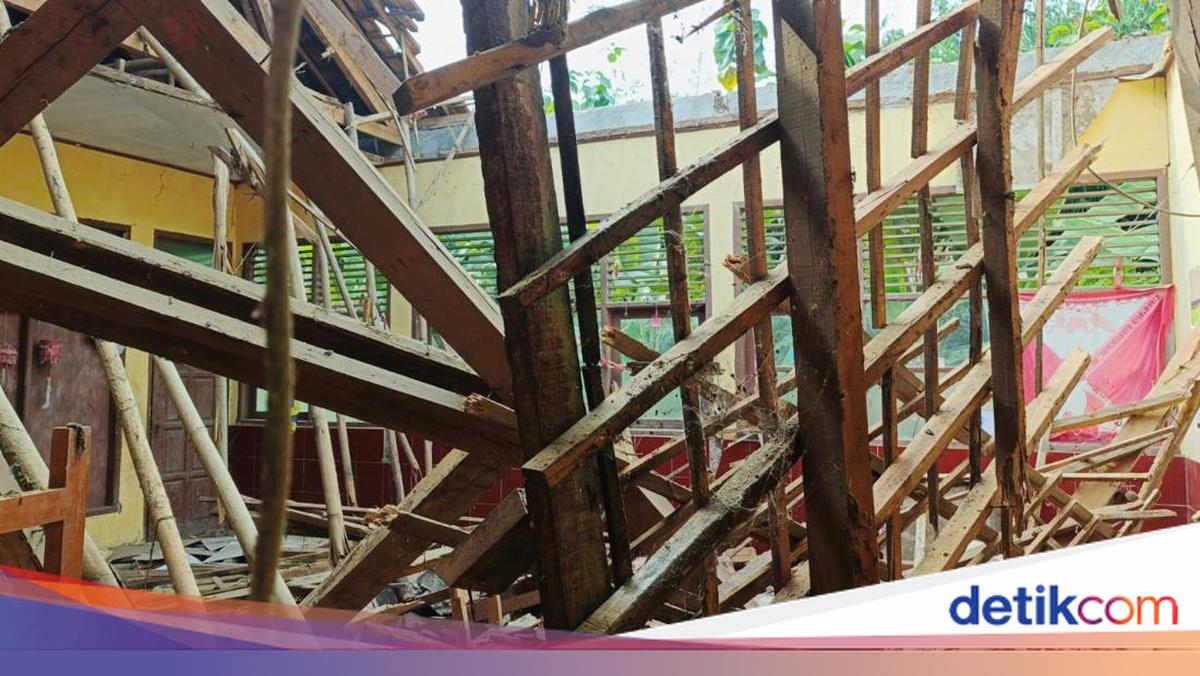 Atap SDN Cicinde Utara II di Karawang Ambruk Saat Acara Perpisahan, Bangunan Sudah Lapuk Sejak 2019