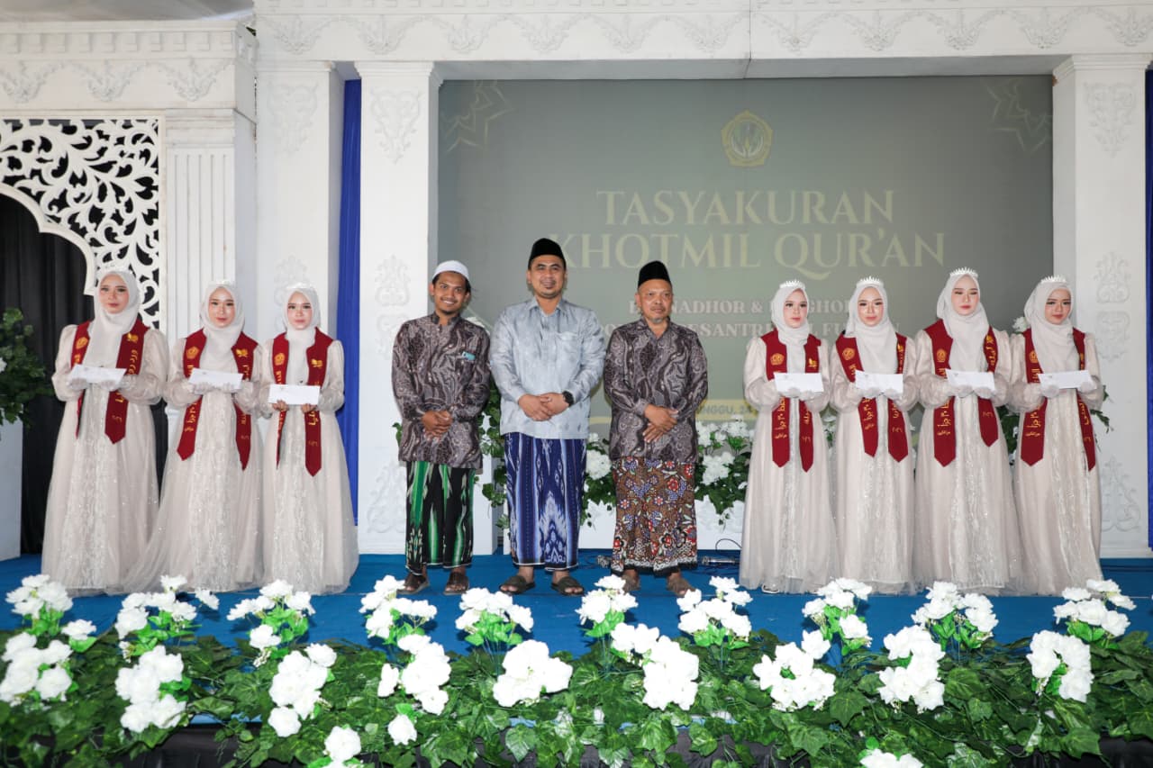 Santri Asal Lamongan Hafal 30 Juz di Demak Terima Bisarah Rp1 Juta dari Pemprov Jateng, Gus Yasin: Tak Perlu KTP