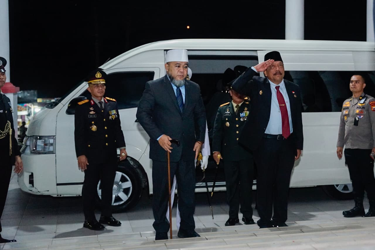 Gubernur Bengkulu Helmi Hasan Ajak Warga Isi Kemerdekaan dengan Karya Nyata di Malam Renungan Suci TMP Balai Buntar