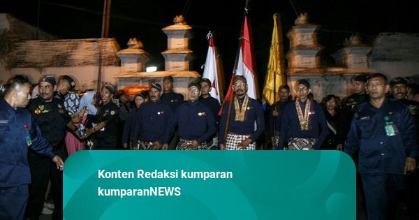 Mubeng Beteng 1 Suro di Keraton Yogyakarta Digelar Selasa Malam, Peserta Dilarang Pakai Celana Pendek