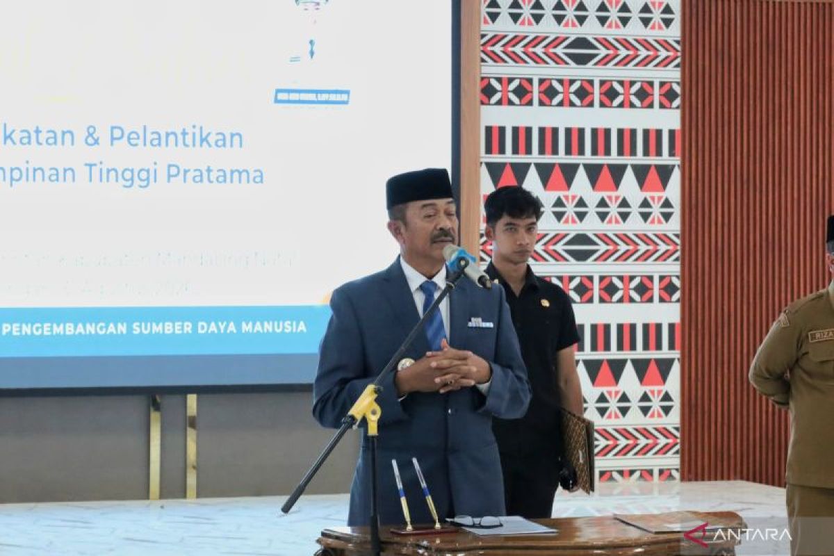 Bupati Mandailing Natal Minta 9 Pejabat Baru Buka Ruang Investor dan Adopsi Teknologi Pertanian dari Daerah Lain