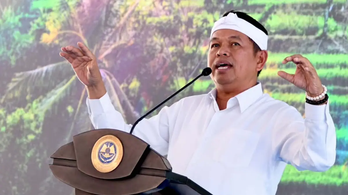Gubernur Jabar Dedi Mulyadi Siapkan Peremajaan Angkot Listrik dan Aktifkan Kembali Bandara Husein Sastranegara pada Agustus 2026