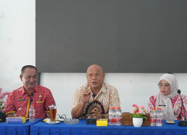 Pemprov Sumut Gelontorkan Rp44,7 Miliar Perbaiki Dua Ruas Jalan di Nias Utara, Warga Diminta Tak Bangun di Bahu Jalan