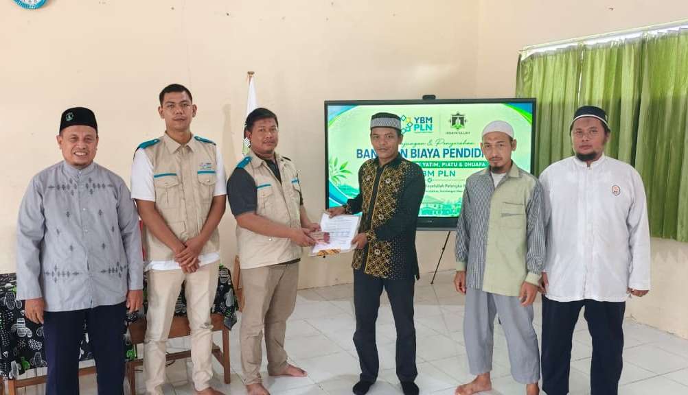 YBM PLN Palangka Raya Salurkan Bantuan Pendidikan ke 58 Santri Yatim dan Dhuafa di Ponpes Hidayatullah