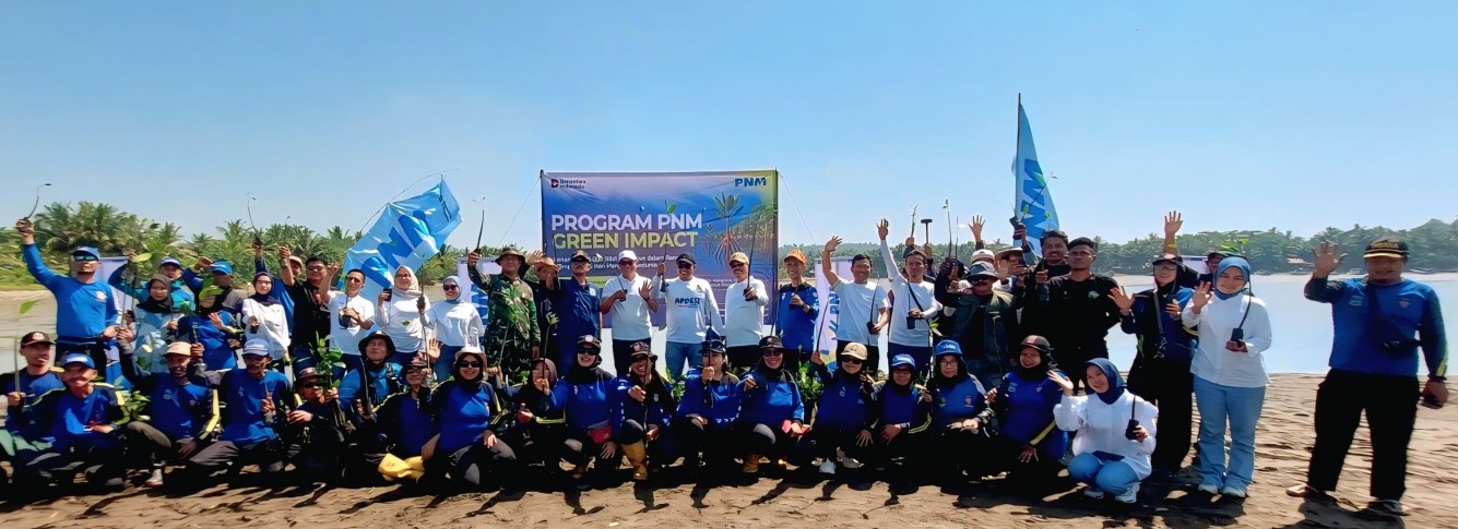 PT PNM Tasikmalaya Tanam 5.000 Bibit Mangrove di Pesisir Pangandaran untuk Cegah Abrasi dan Intrusi Air Laut