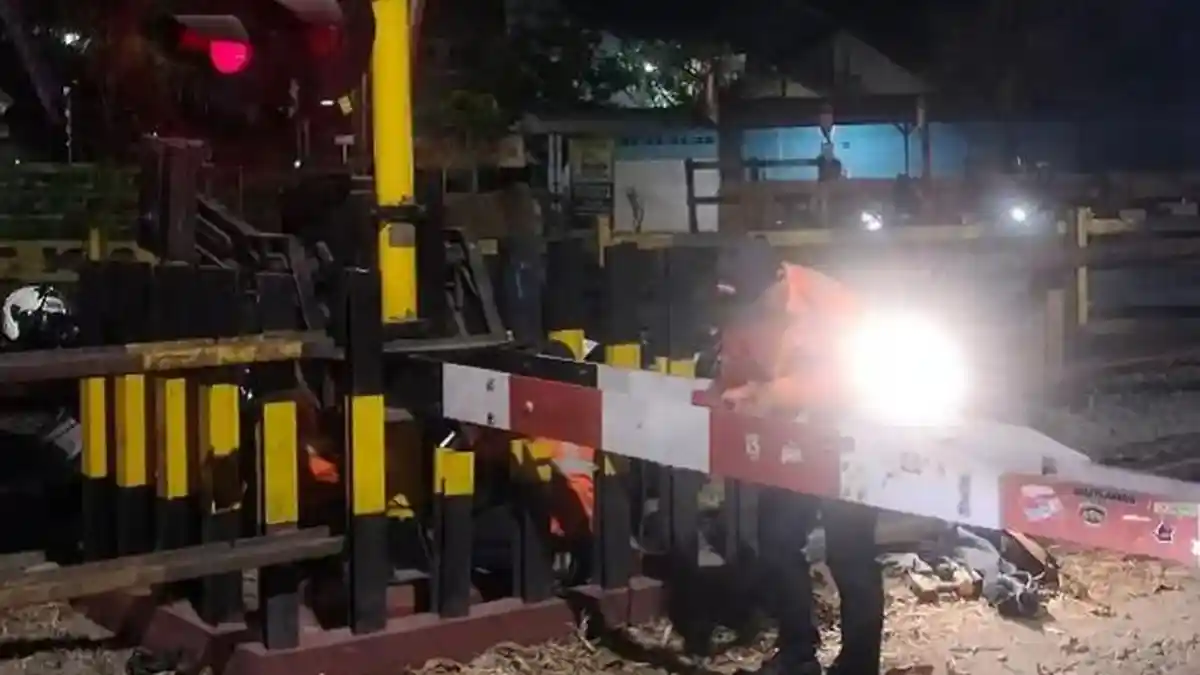 5 Fakta Mahasiswa Rusak Palang Kereta dan Tiang Bendera di Yogyakarta: Mabuk Berat Hingga Masalah Keluarga