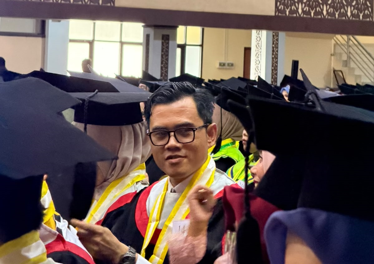 Kepala SMAN 8 Padang Dr. Berry Devanda Luncurkan PJJ SMA Pertama di Sumatera Barat untuk Tekan 839 Anak Tak Sekolah