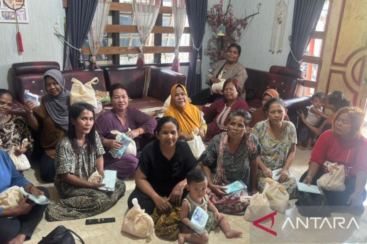 PNM Jambi Salurkan 650 Paket Masker dan Sembako untuk Nasabah Terdampak Kabut Asap Karhutla