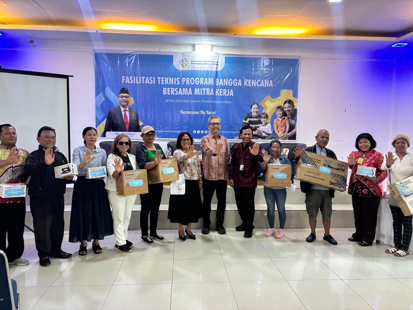 BKKBN dan Komisi IX DPR RI Dorong Perencanaan Keluarga di Samosir untuk Wujudkan Generasi Emas 2045, Ratusan Warga Antusias Ikuti Edukasi