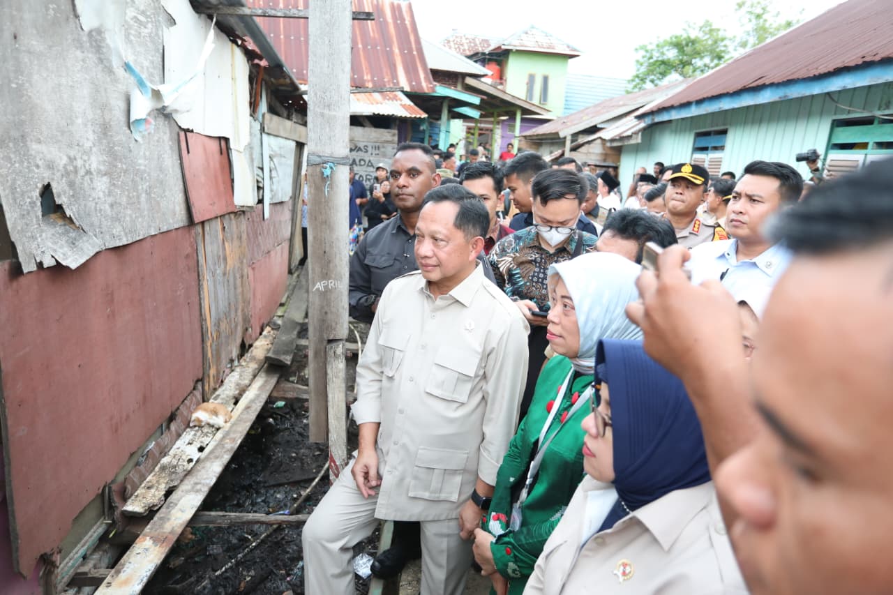Mendagri Tito Karnavian Tinjau Program Bedah Rumah Rp20 Juta di Kendari, Alokasi Sulawesi Tenggara Melonjak Jadi 8.973 Unit