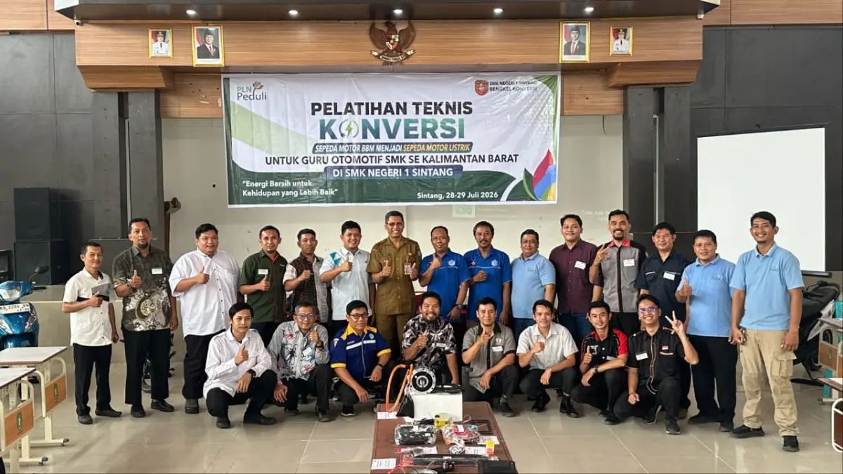 PLN Latih 19 Guru SMK di Kalbar Konversi Motor BBM Jadi Listrik, Perkuat Ekosistem Kendaraan Ramah Lingkungan