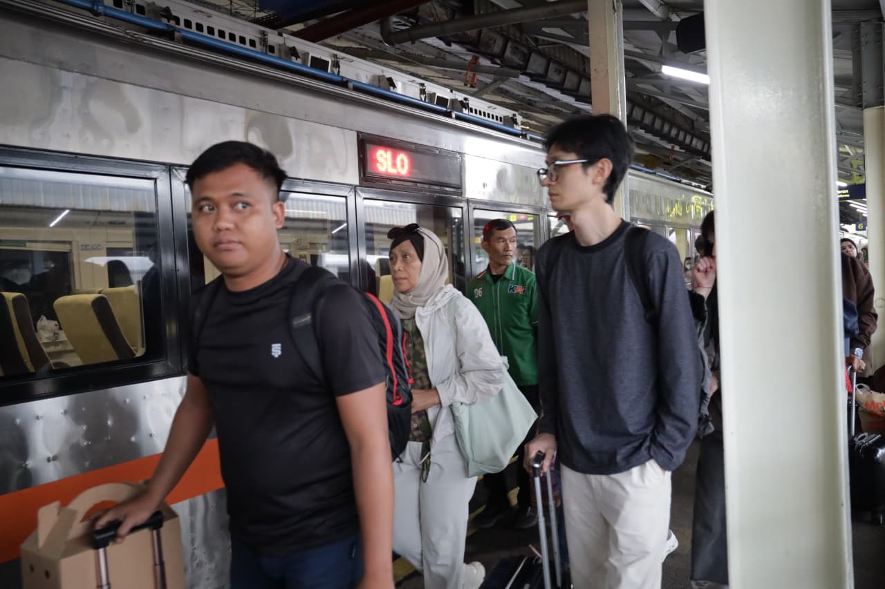 Promo 17 Agustus KAI Daop 2 Bandung: Tiket Kereta Ekonomi Diskon 17 Persen, Commuter Line Cuma Rp8
