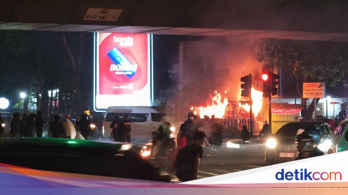 Polisi: Massa Berbaju Hitam Dalangi Kericuhan May Day 2026 di Bandung