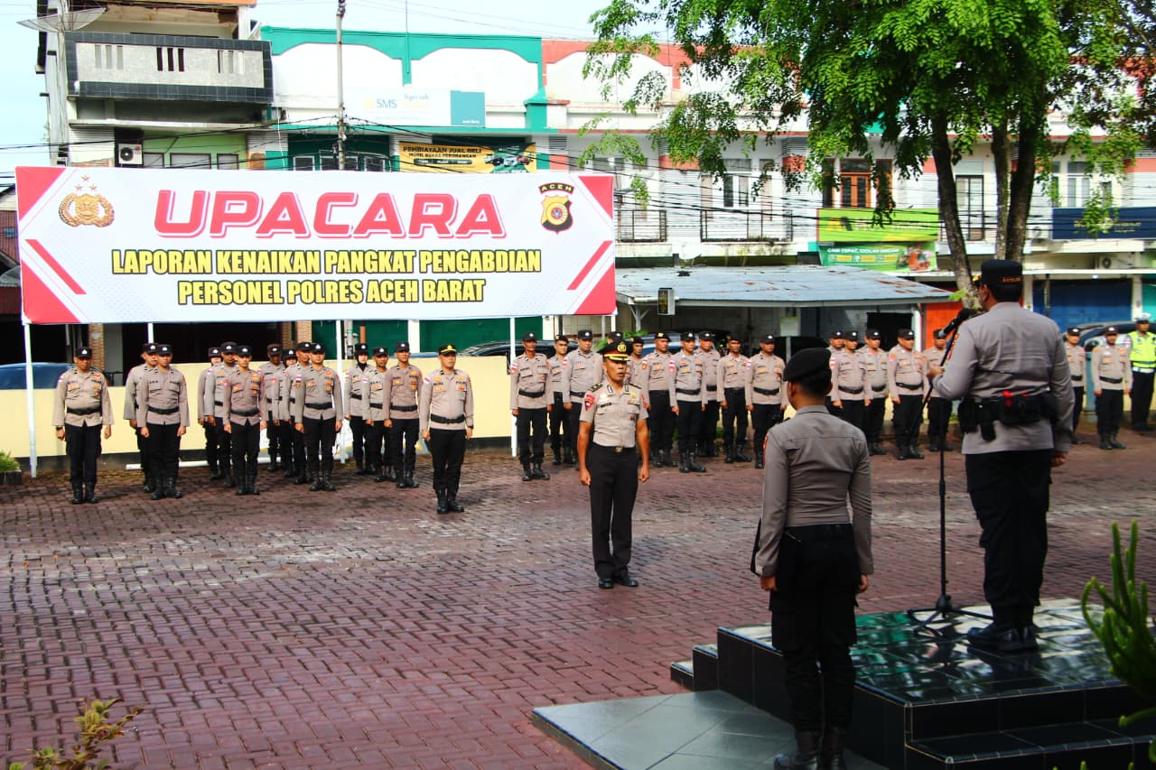 Polres Aceh Barat Beri Kenaikan Pangkat Pengabdian Kompol Henry Elisa