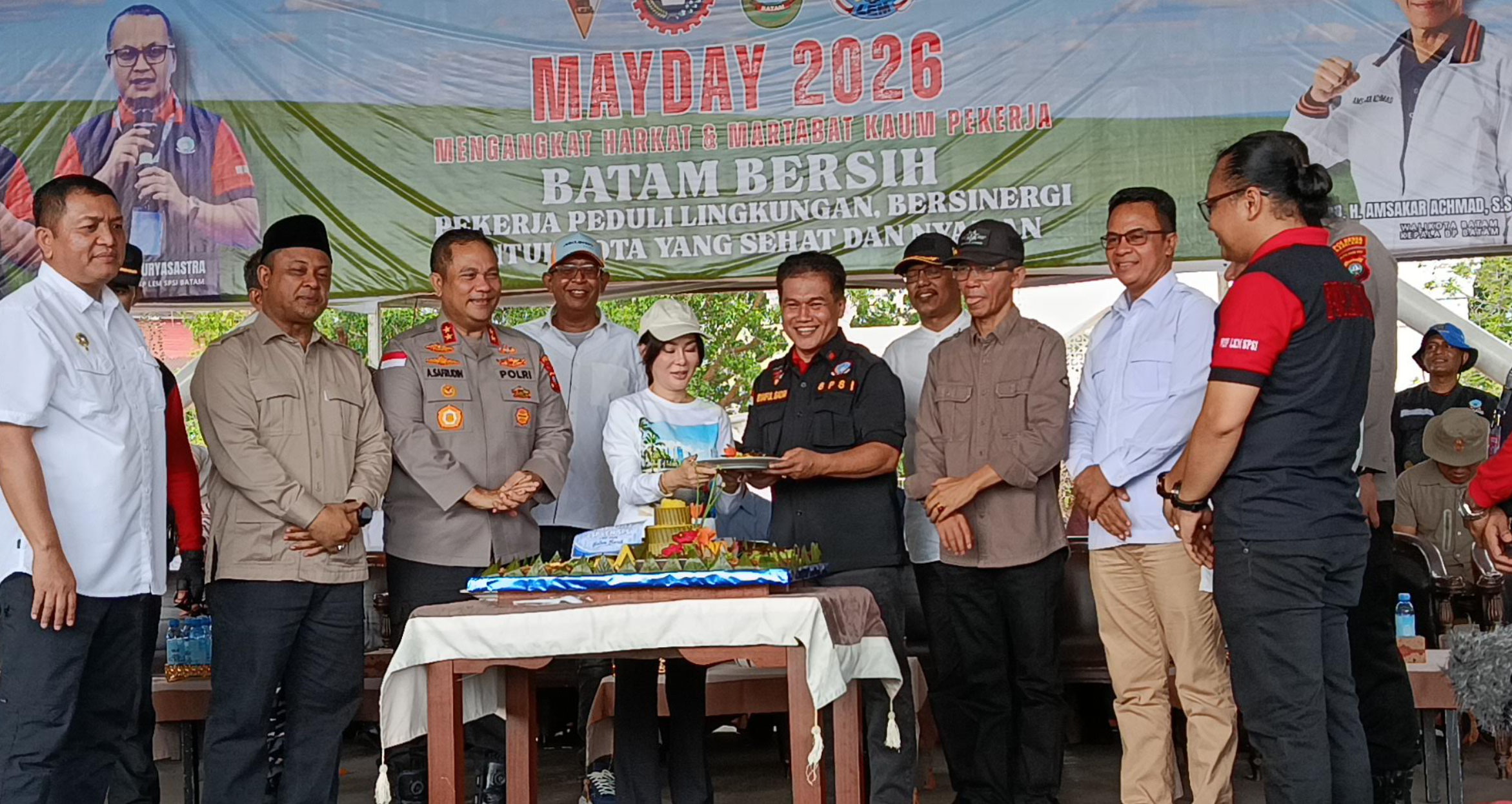 Wali Kota Amsakar Achmad Tekankan Keseimbangan Buruh dan Pengusaha di Batam