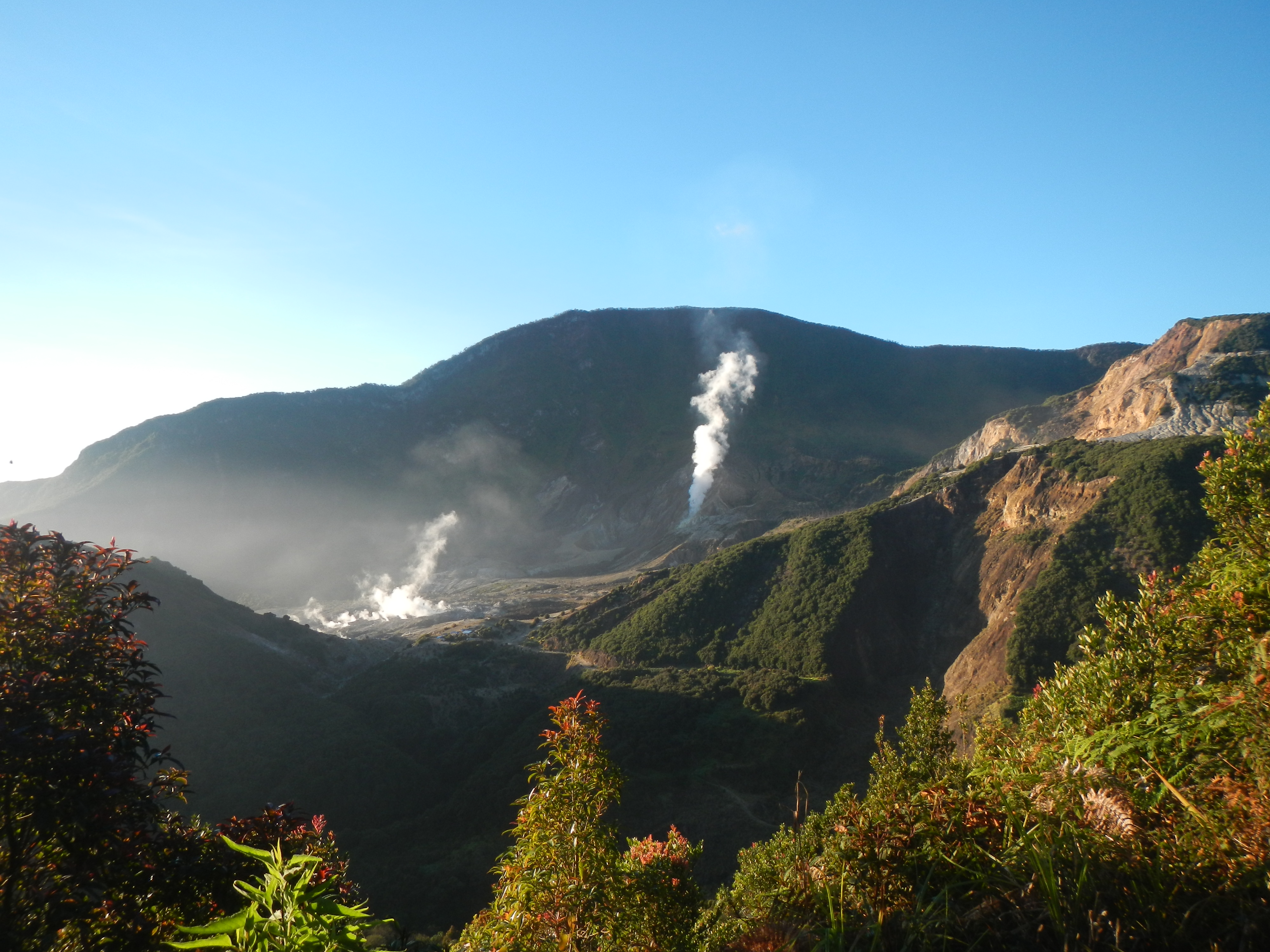 7 Wisata Alam Tersembunyi di Jawa Barat yang Masih Asri dan Tenang