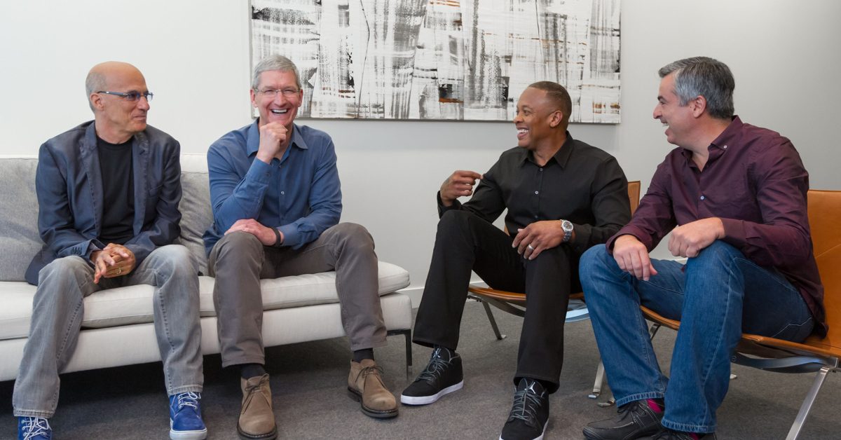 Strategi Belanja Tim Cook Ubah iPhone: Dari Beats hingga Modem Mandiri
