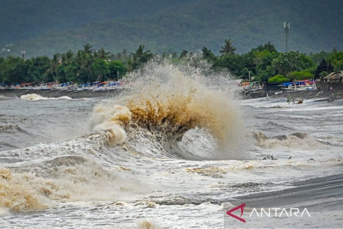 BMKG: Waspadai Gelombang Tinggi 2,5 Meter di Perairan Sumatera Utara 1-4 Mei