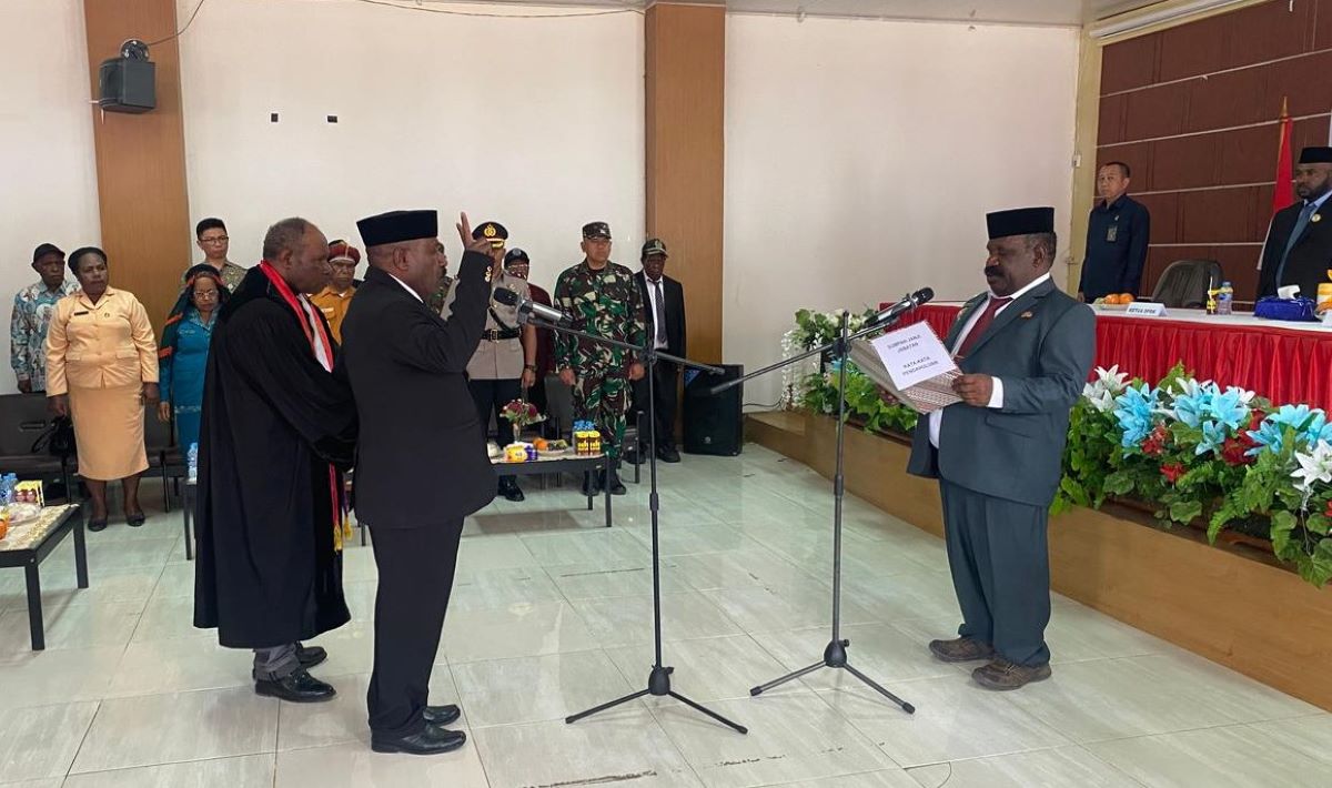 Perkuat Birokrasi, Bupati Lanny Jaya Resmi Lantik Tendien Wenda Sebagai Sekda Definitif