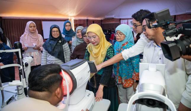 Menicon Kenalkan Lensa Ortho-K di Bali, Solusi Miopia bagi 3,6 Juta Anak