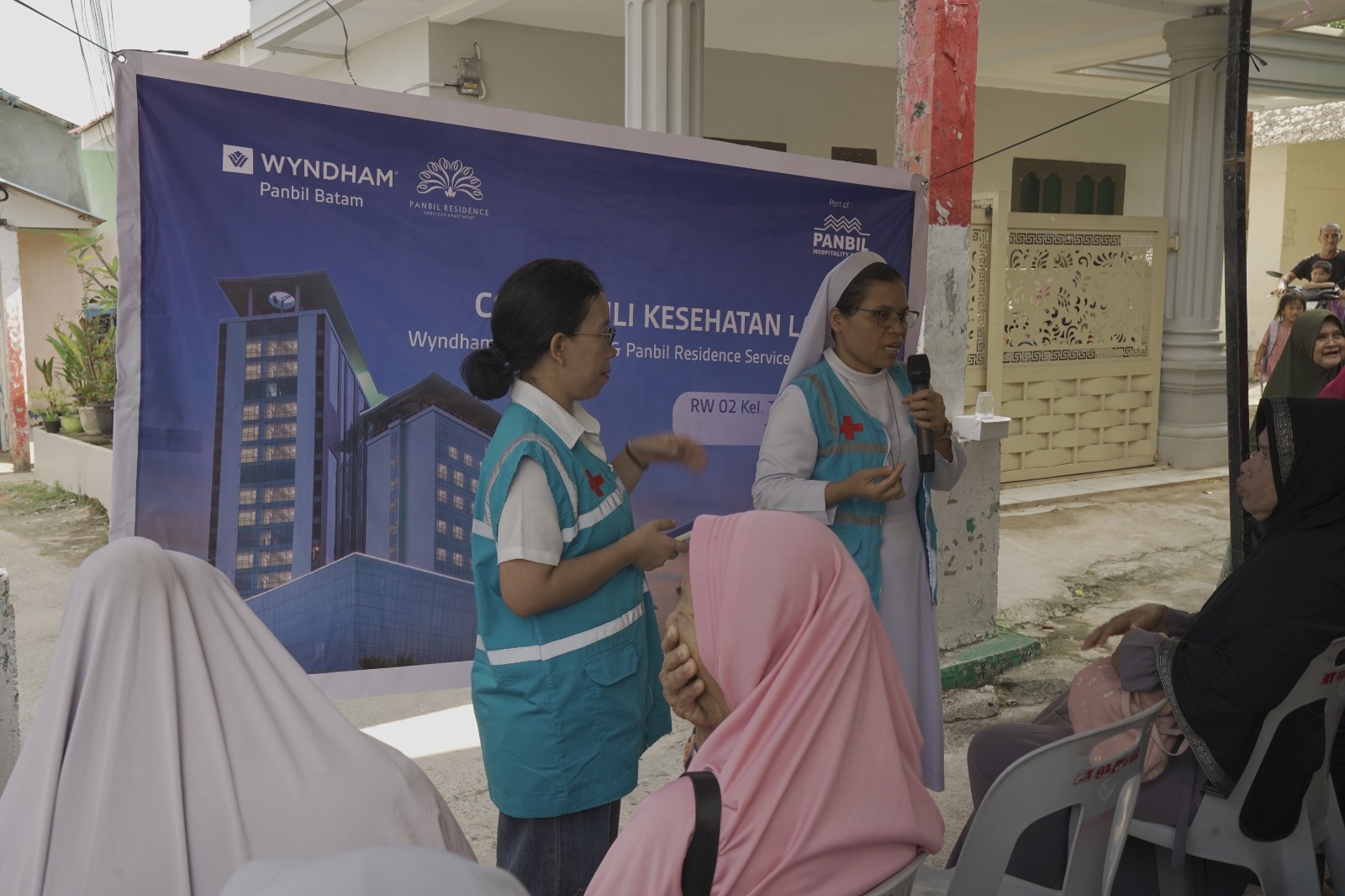 Wyndham Panbil Batam Gelar Cek Kesehatan Gratis Bagi Puluhan Lansia Tanjung Uma