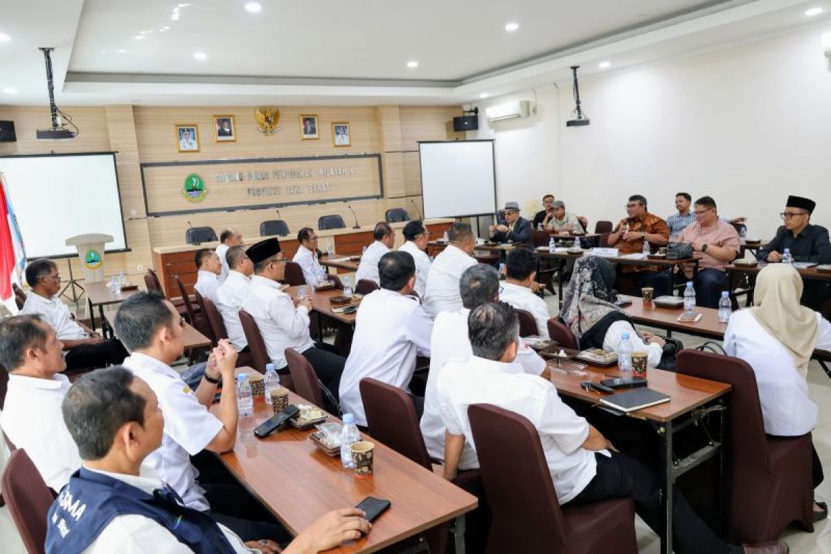 DPRD Jawa Barat Dorong Ruislag Lahan 33 SMA dan SMK di Cirebon-Kuningan