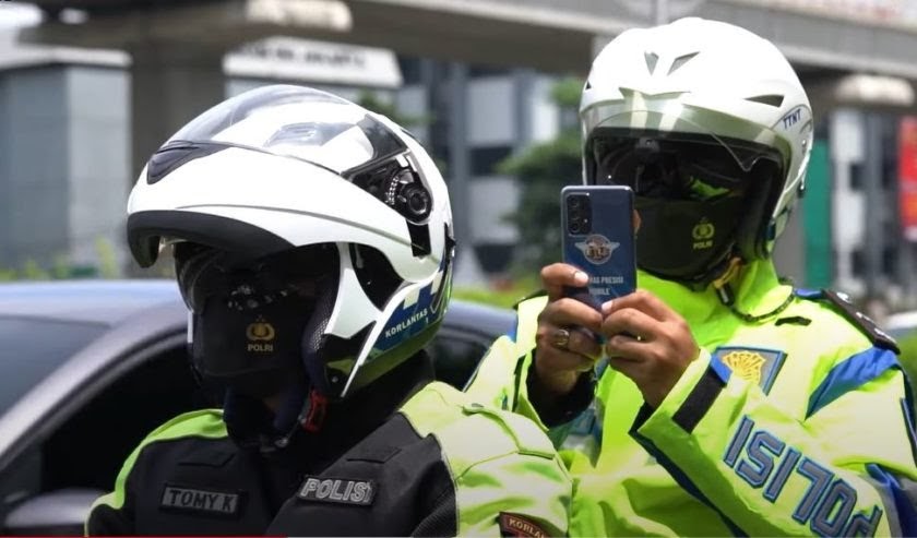 Sumbar Terapkan Kamera Handheld Tindak Pelanggar Lalu Lintas