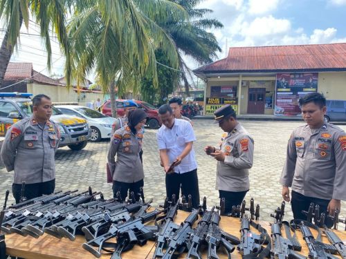 Kapolres Pesisir Barat Cek Senpi Personel, Jamin Disiplin Penggunaan