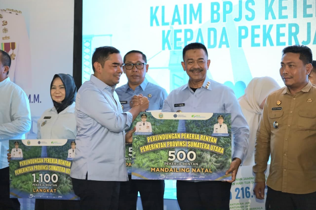 Bupati Madina Terima 500 Kartu BPJS Ketenagakerjaan untuk Pekerja Rentan di May Day Sumut 2026