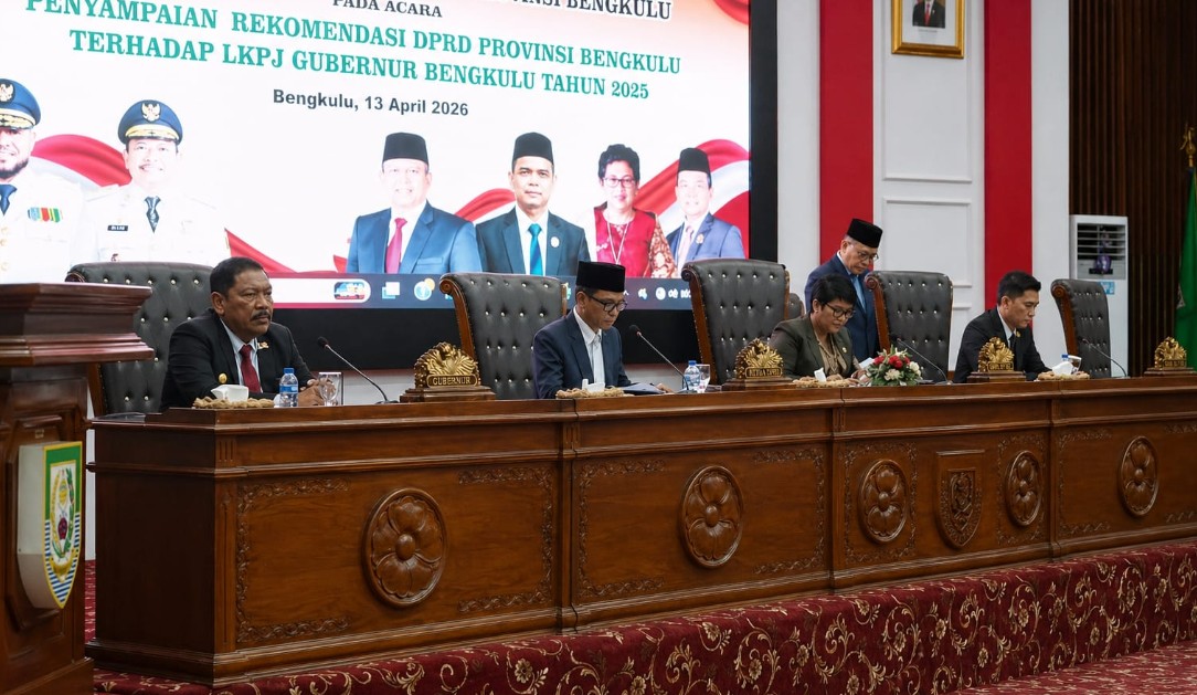 DPRD Bengkulu Serahkan Rekomendasi LKPJ Gubernur, Dorong Kinerja