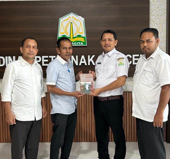 Dosen Almuslim Bireuen Terbitkan Buku Epidemiologi Cacing Sapi di Aceh