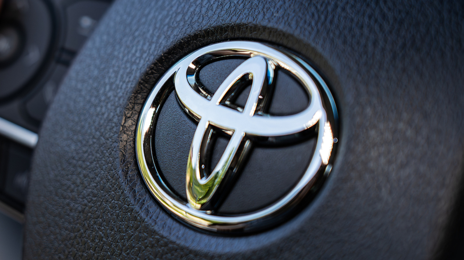 Toyota Gugat Dealer Stephen Cadillac GMC Rp 81 Miliar Terkait Mobil Hilang