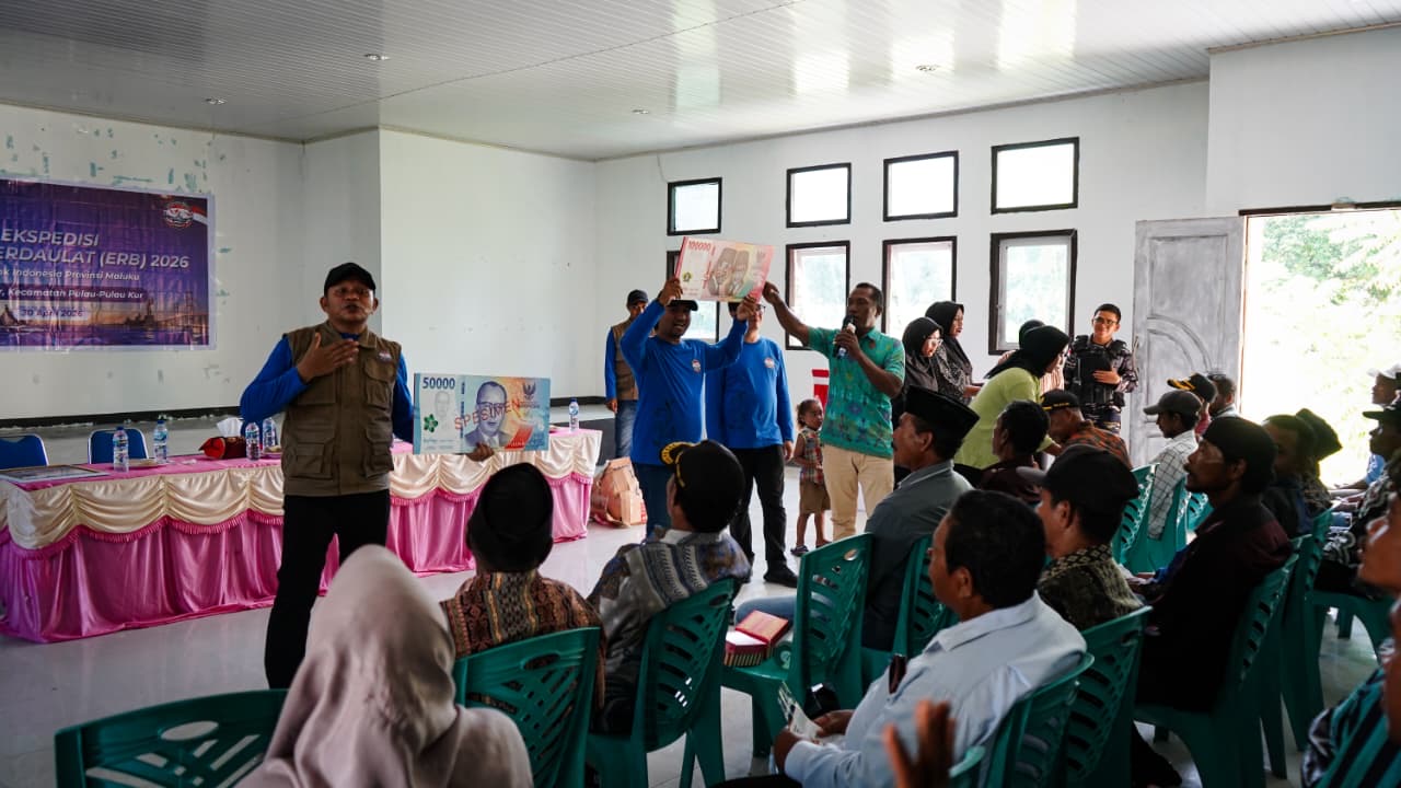 BI dan TNI AL Layani Penukaran Uang dan Pengobatan Gratis di Pulau Kur