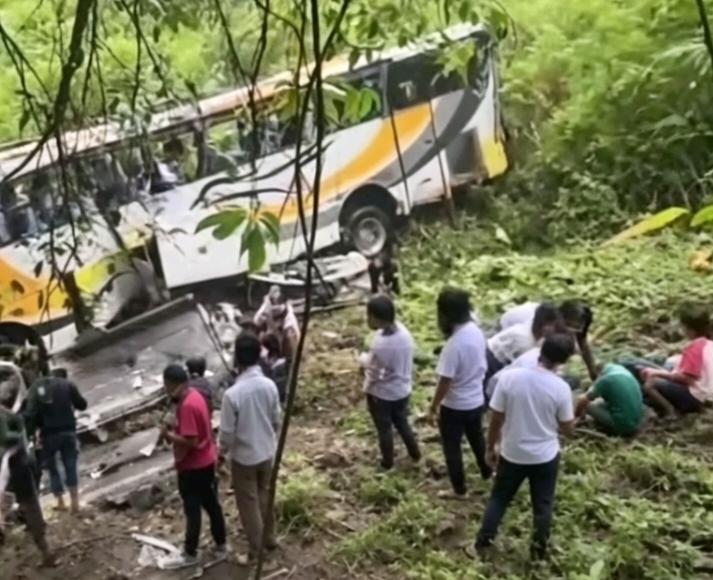 Bus Pariwisata Tergelincir ke Jurang, 48 Pelajar Luka-luka di Toba