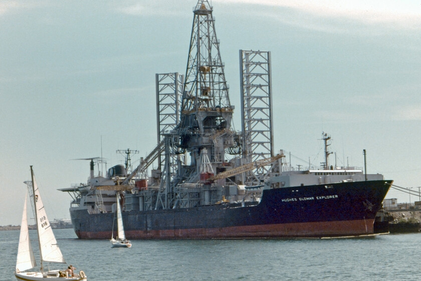 CIA Curi Kapal Selam Nuklir Soviet K-129 di Kedalaman 5.000 Meter