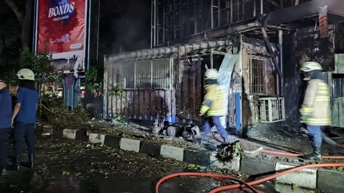 Kericuhan May Day Bandung, Massa Hitam Rusak Fasilitas Publik