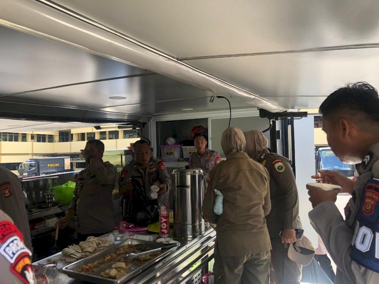 Polda Sumsel Layani Dapur Lapangan dan Kesehatan Gratis saat Mayday 2026