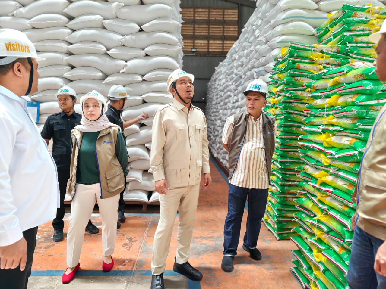 Stok Pangan Jambi Aman Hingga Awal 2027, Rocky Candra Sidak Gudang Bulog