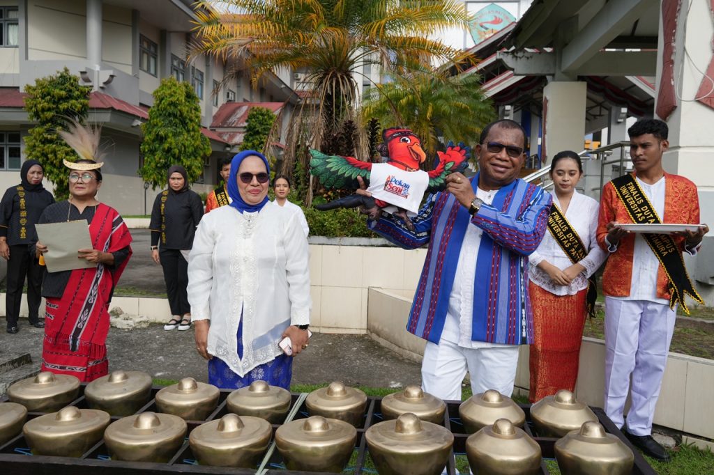 Unpatti Buka PEKSIMIKA 2026, Rektor Pimpin Upacara Hardiknas