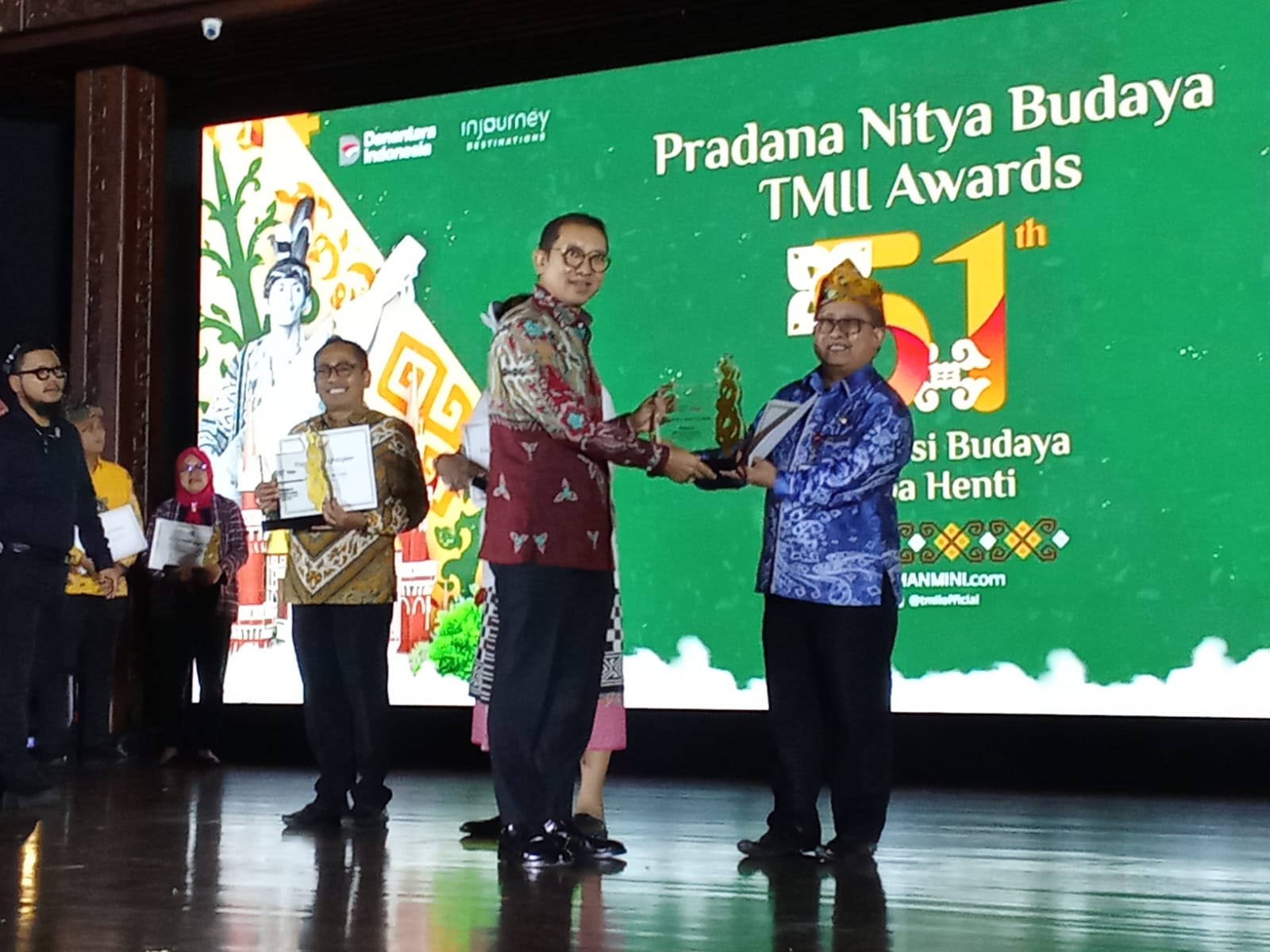 Anjungan Kalimantan Selatan Raih Penghargaan Terbaik TMII Awards 2026