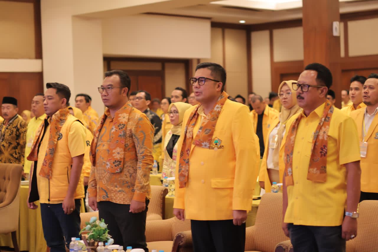 Golkar Jateng Bagikan Sepatu Gratis dan Perkuat Struktur Hingga Desa