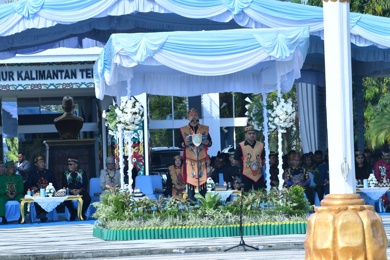 Wamen Fajar Salurkan Rp 58,8 Miliar Bantuan Sekolah di Palangka Raya