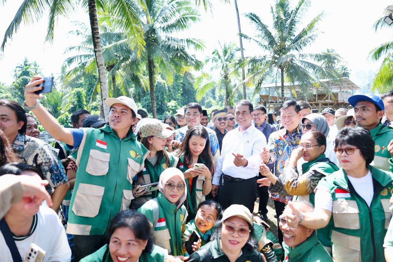 Mentan Amran Pasok Bibit Jagung 15.000 Hektare ke Sulawesi Utara