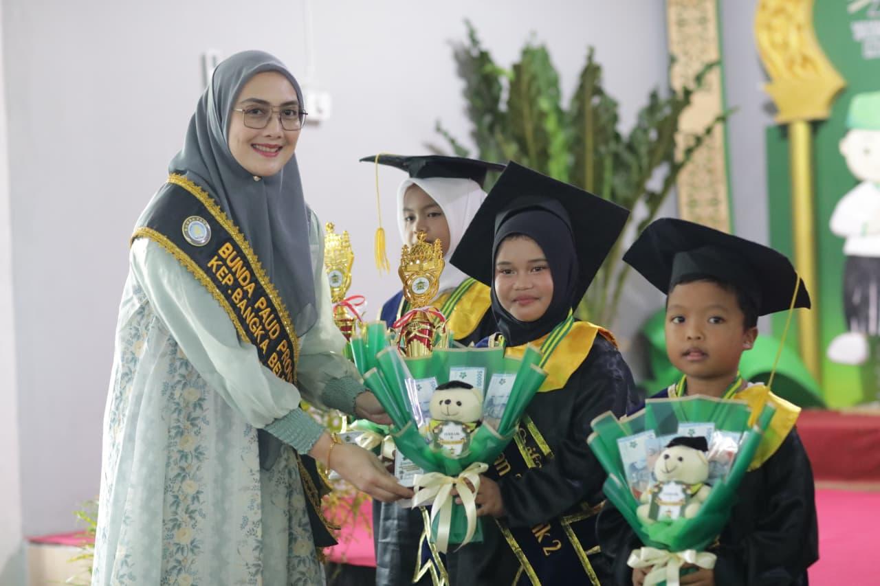 Noni Hidayat Arsani Wisuda 200 Santri Yayasan IKPAH di Kabupaten Bangka