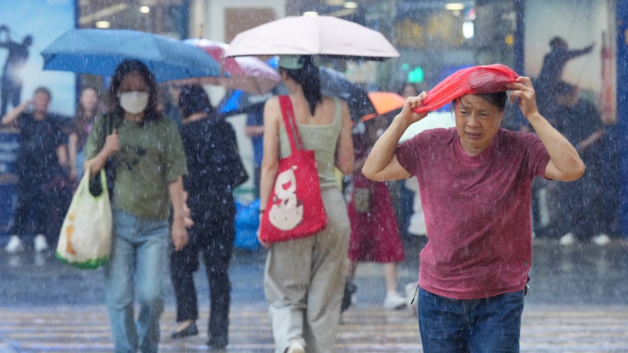 Hong Kong Observatory Terbitkan Peringatan Hujan Es dan Badai Amber