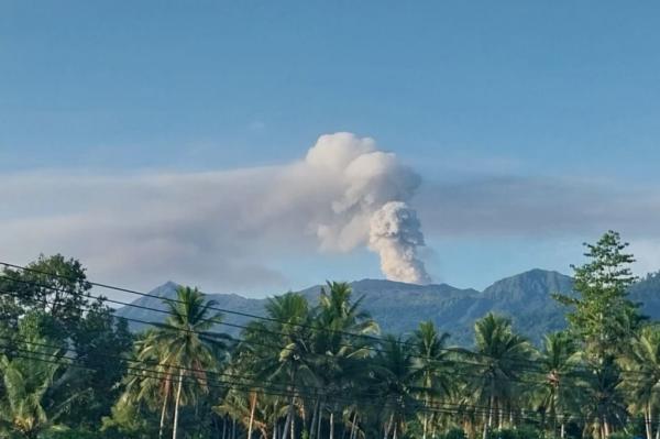 Gunung Dukono Meletus, Semburkan Abu 2.000 Meter di Halmahera Utara