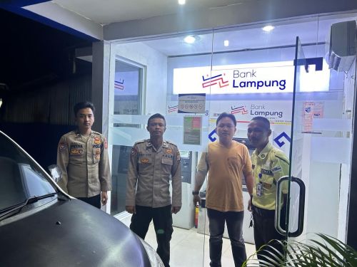 Polsek Pesisir Tengah Patroli Titik Rawan Kriminalitas di Pesisir Barat
