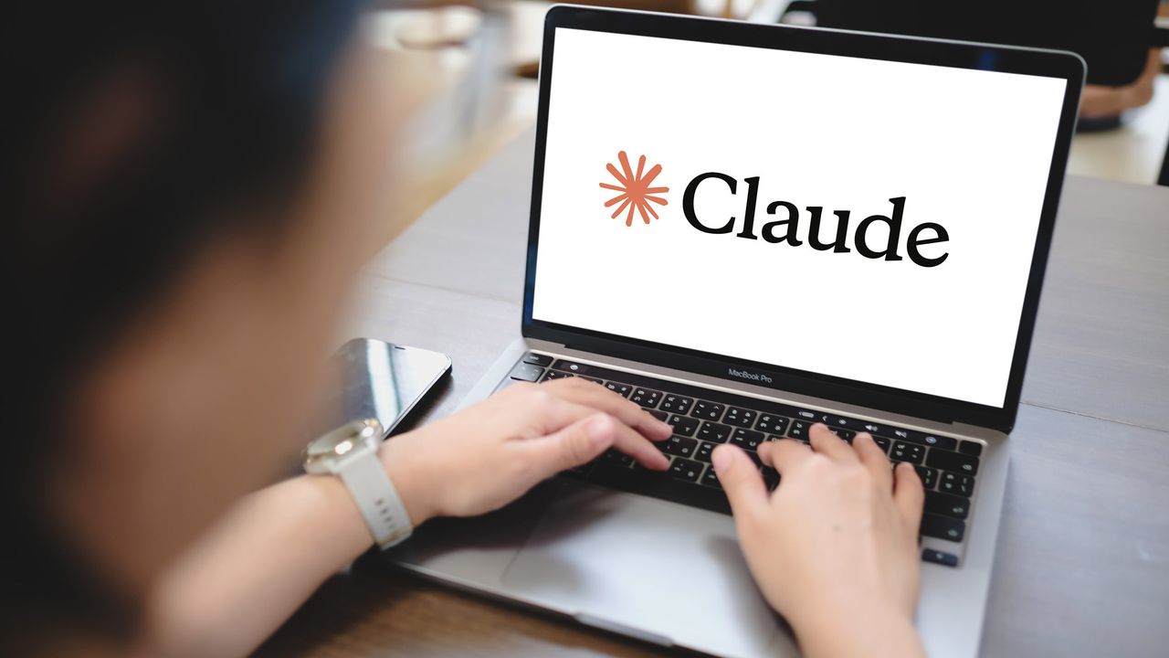 Claude AI Berikan Saran Hubungan Lewat 10 Prompt yang Sangat Empatis