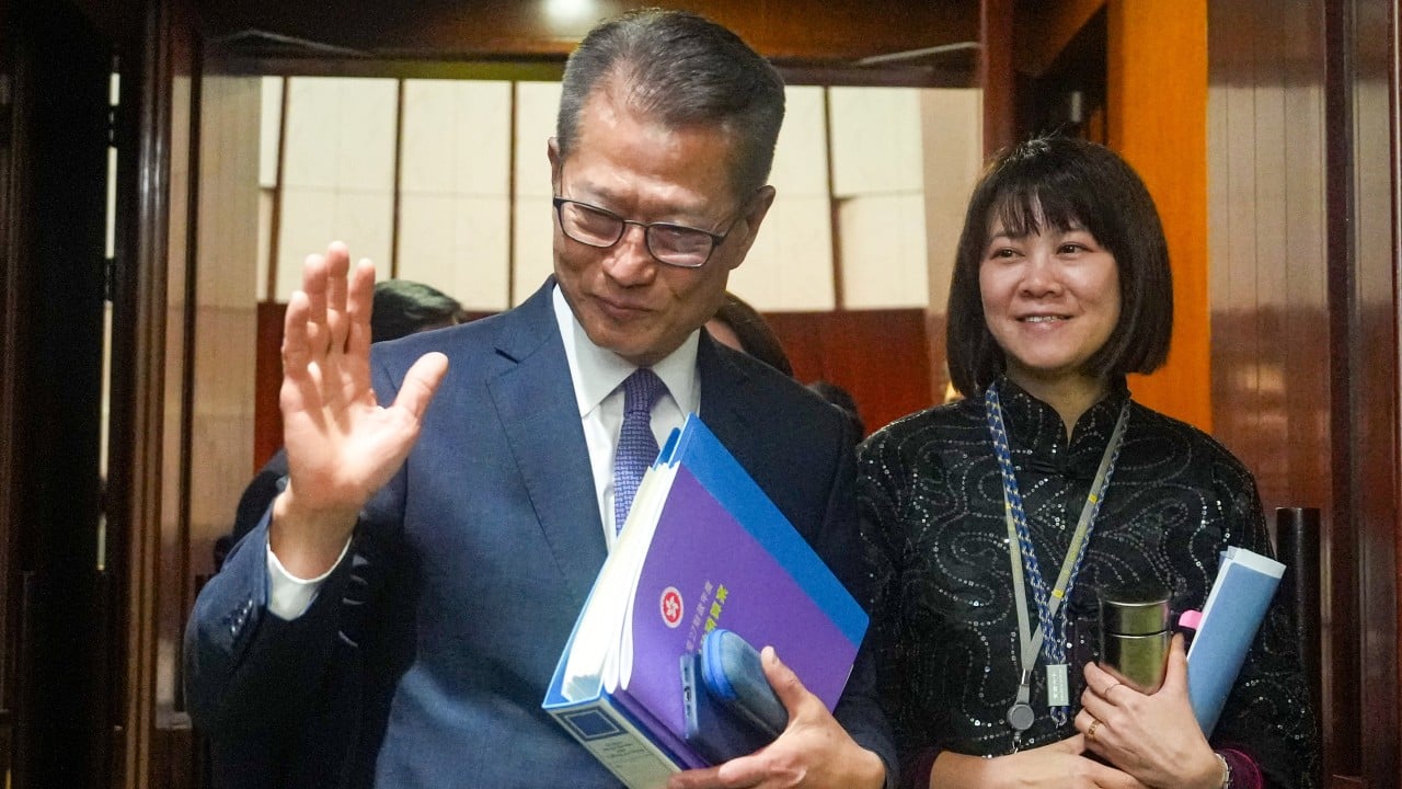 Anggaran Hong Kong 2024 Cair Paul Chan Pakai Dana Cadangan HK$150 Miliar