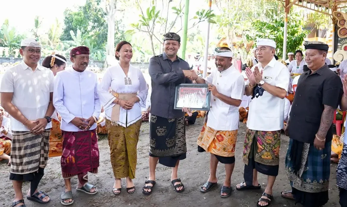 Wabup Badung Kucurkan Rp500 Juta untuk Metatah Massal di Desa Sobangan